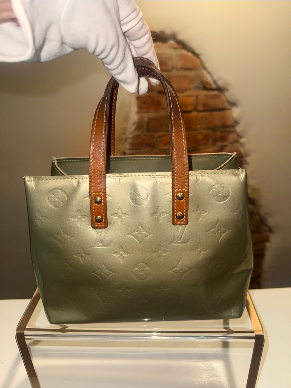 ! Louis Vuitton Reade PM Vernis Sage Green France 2002